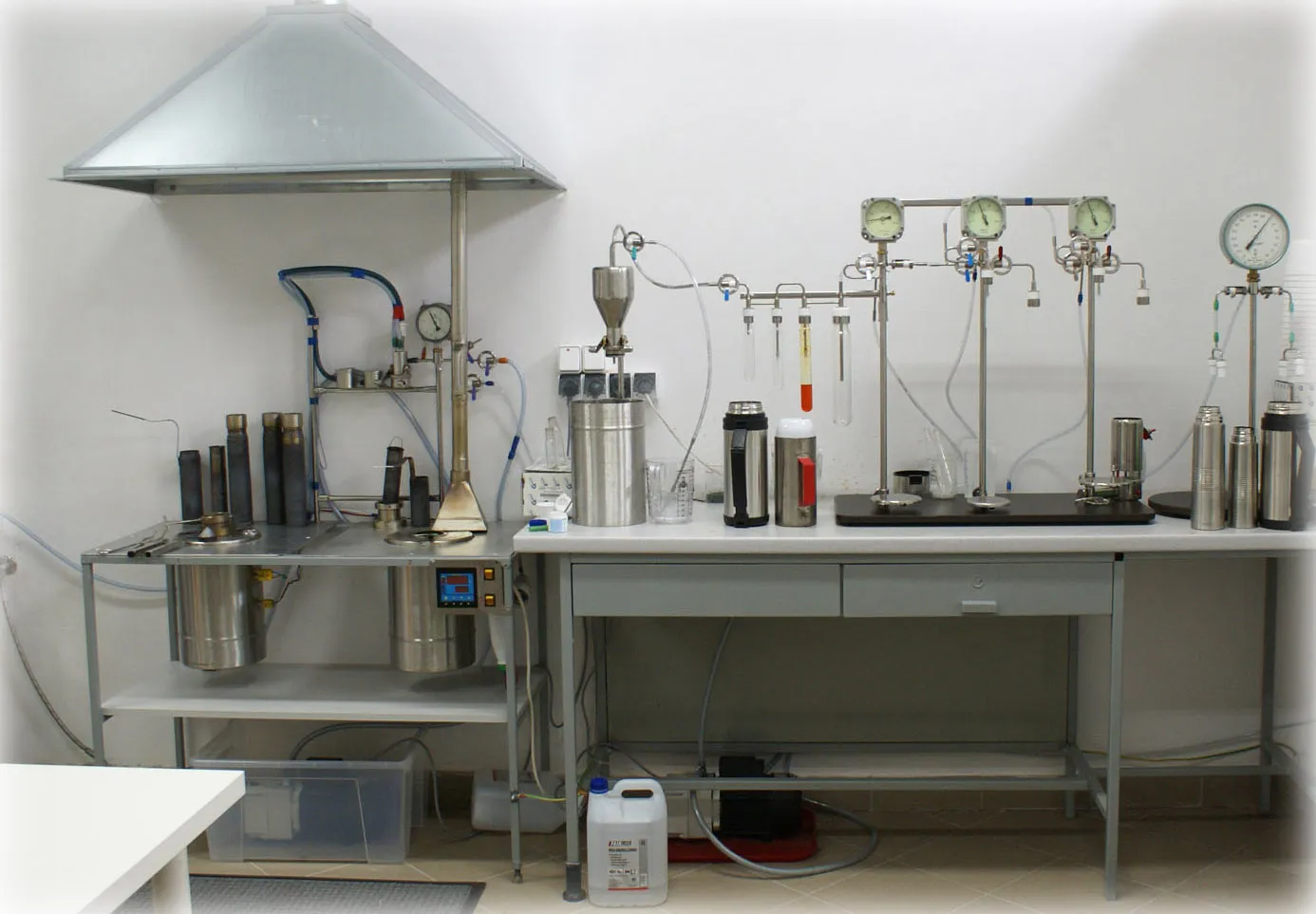 Benzene line laboratory installation